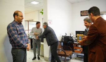 قدردانی از کارکنان مرد دانشگاه به مناسبت روز پدر و میلاد باسعادت حضرت علی (ع)