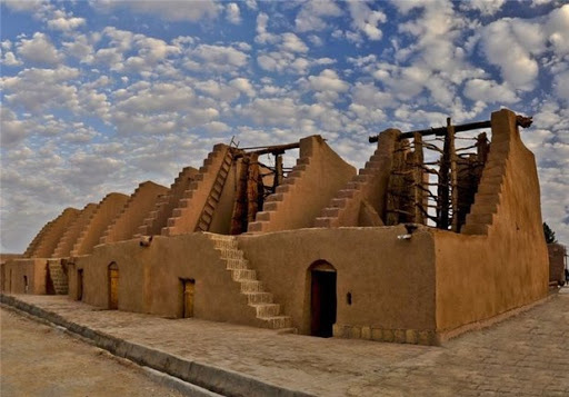 نخستین نشست مشترک امکانسنجی باز آفرینی یک نمونه آسباد کهن در عرصهی دانشگاه بیرجند
