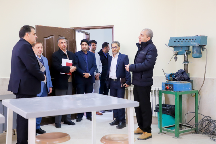 بازدید رئیس دانشگاه بیرجند و مدیرکل آموزش فنی و حرفهای استان از مرکز مهارت آموزی و مشاوره شغلی دانشگاه